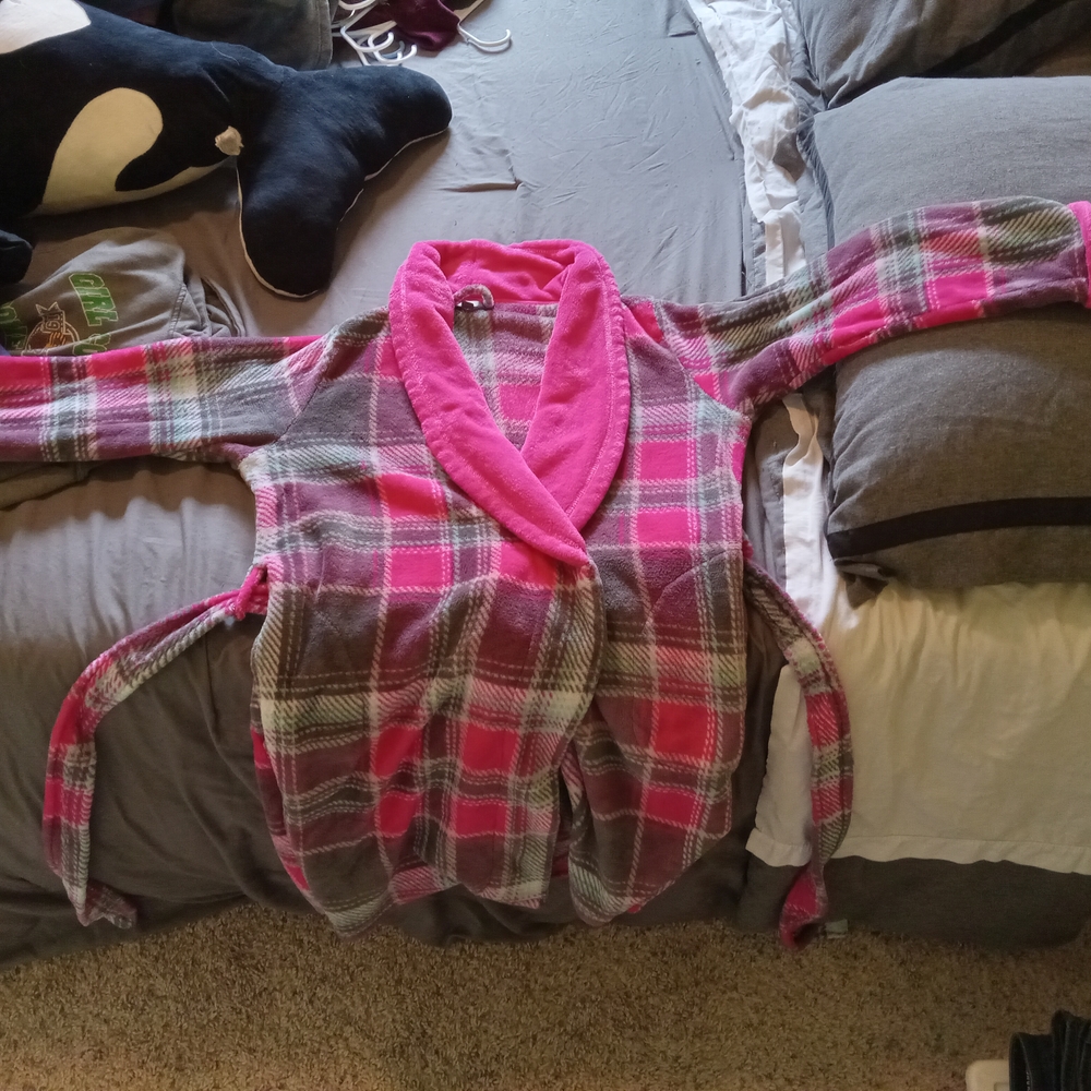 Ulta Beauty Fuchsia and Gray Plush Robe